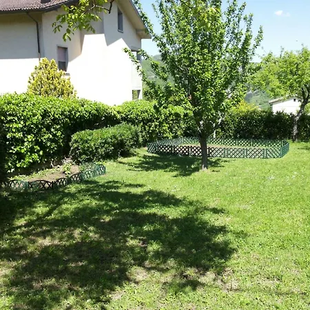 Nyaraló Peaceful Stay With Garden