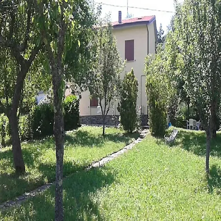 Dom wakacyjny Peaceful With Garden