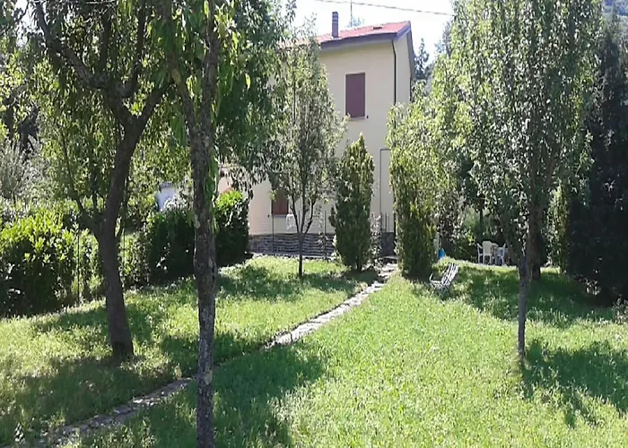 Dom wakacyjny Peaceful With Garden